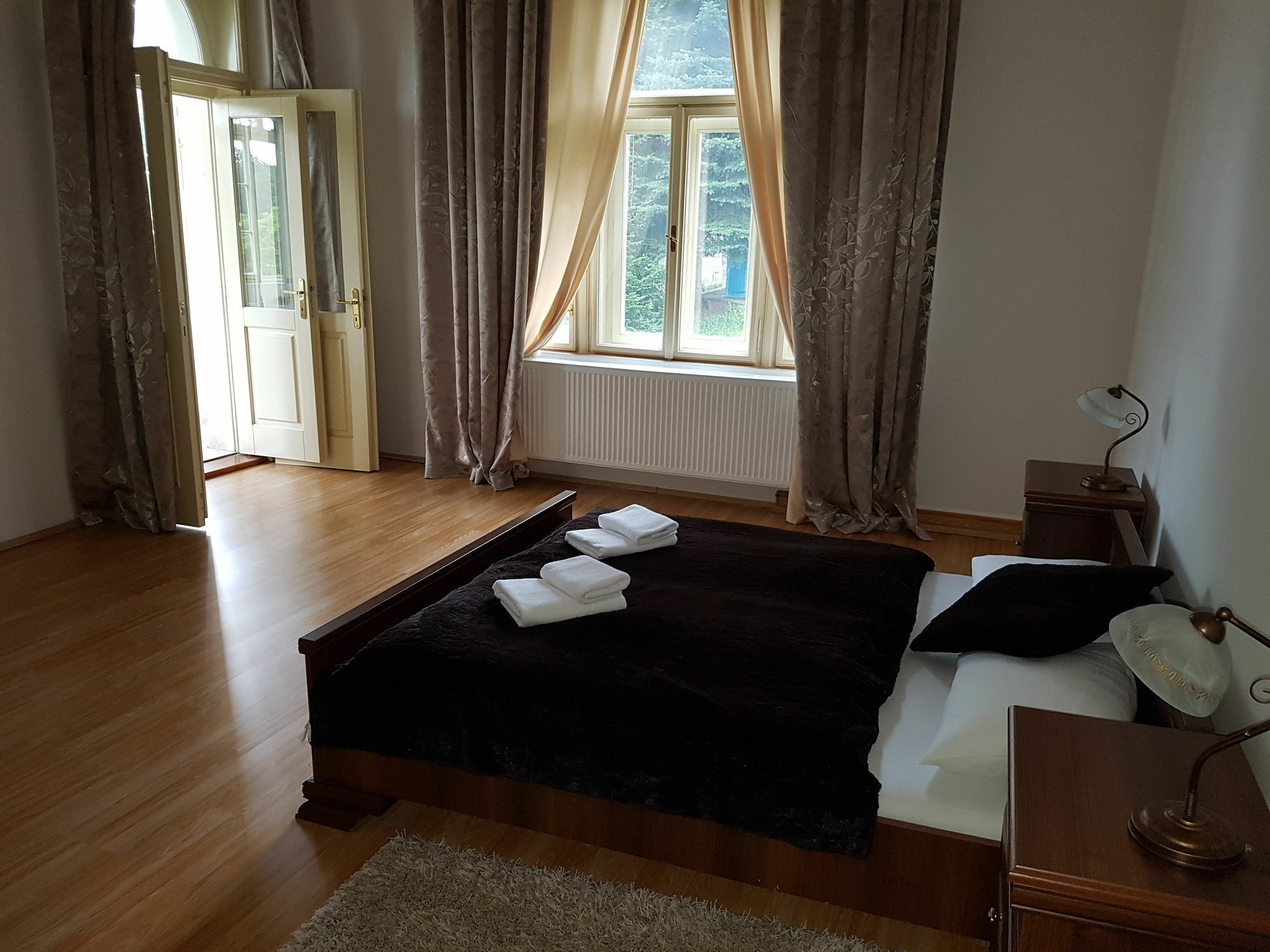 Villa Sofia Apartments Karlovy Vary Ngoại thất bức ảnh