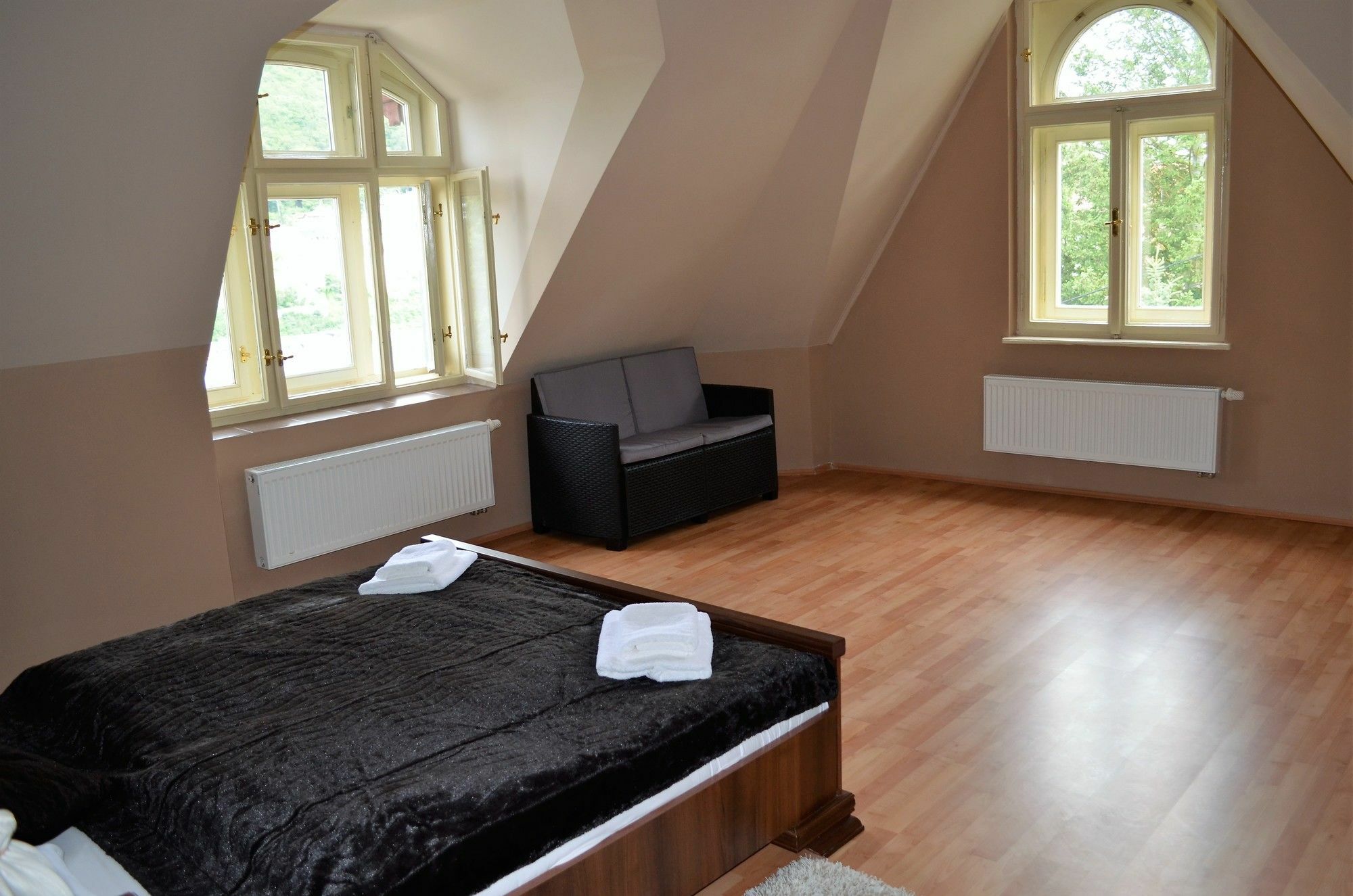Villa Sofia Apartments Karlovy Vary Ngoại thất bức ảnh